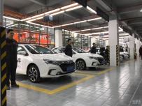 �ε��Ƴ�С�۳����콢�꣬�����������г�����
