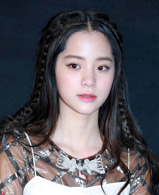 杨幂减龄五岁全靠它 “妆”嫩还要靠光彩粉嫩感