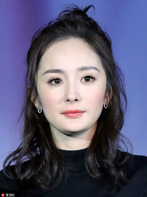 杨幂减龄五岁全靠它 “妆”嫩还要靠光彩粉嫩感