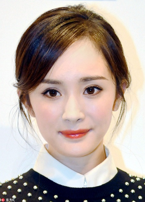 杨幂减龄五岁全靠它 “妆”嫩还要靠光彩粉嫩感