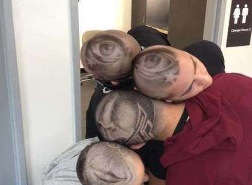 搞笑图片:你们理发之前是商量好的吧