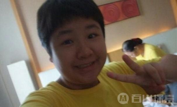 何妍旧照