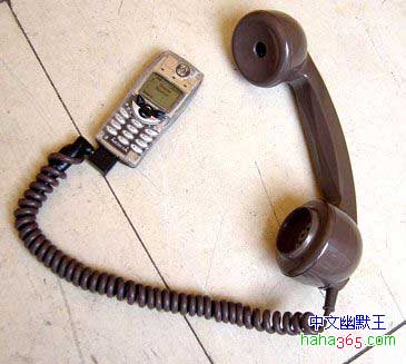 搞笑图片:带话筒的手机