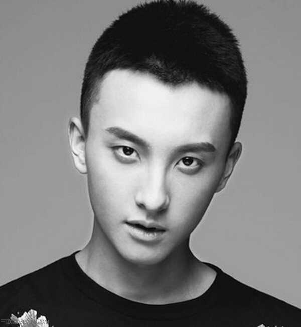 男生脸型与发型的搭配4