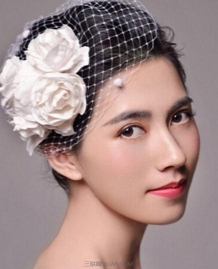 2015高贵、甜美新娘发型设计图           三联