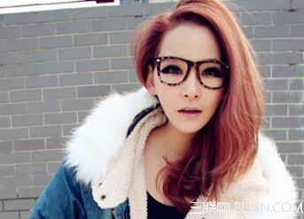 春节必备戴眼镜女生发型设计          三联