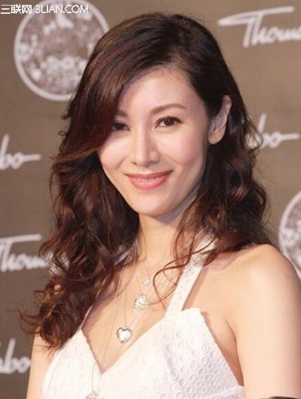 大脸女生适合什么卷发