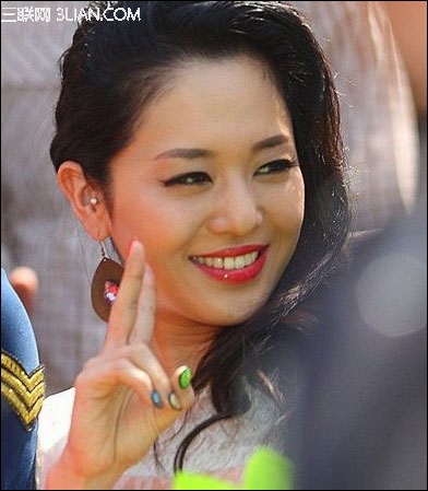 苍井空油光脱妆 4步拯救浓妆尴尬时 三联