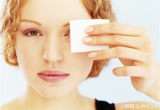 眼部卸妆三步走 三联