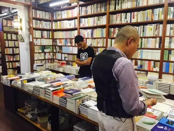 第一家24小时书店要倒闭了，2020以后还会有书店吗？