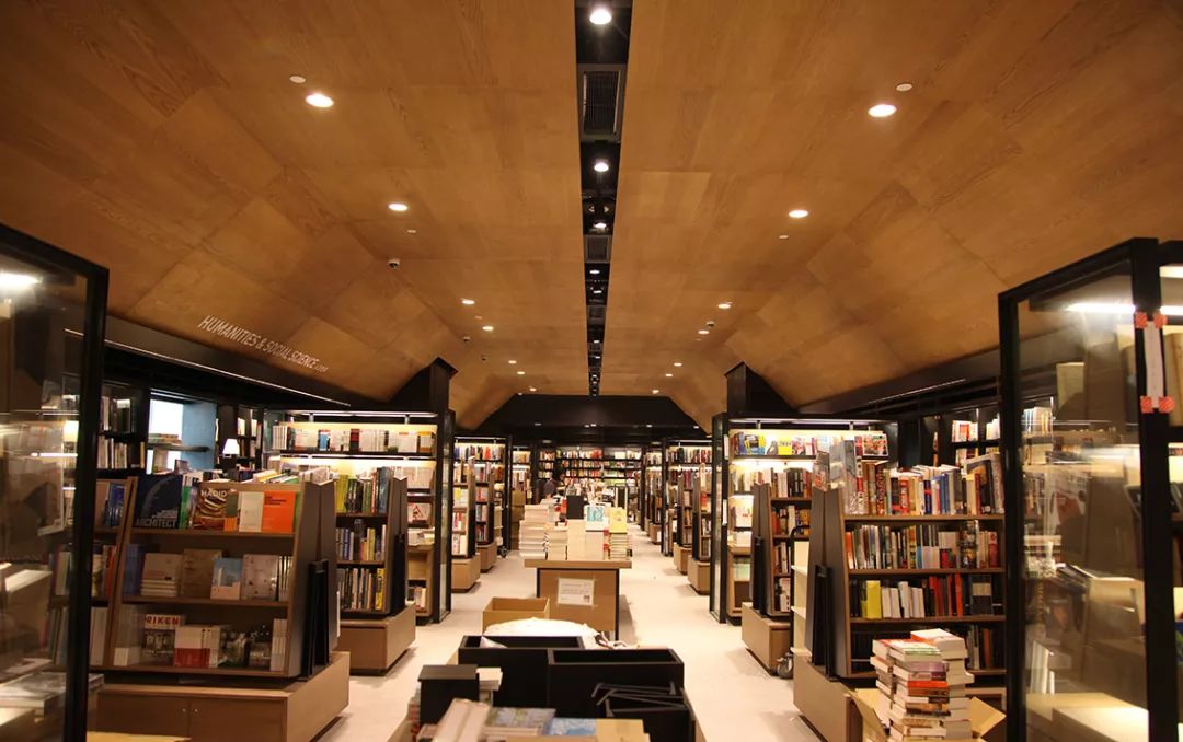 第一家24小时书店要倒闭了，2020以后还会有书店吗？