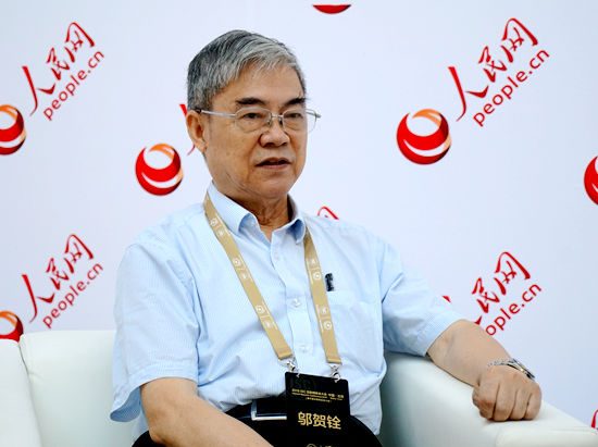 9月4日，中国互联网协会理事长、中国工程院院士邬贺铨接受人民网IT频道专访。（摄影 杨波）