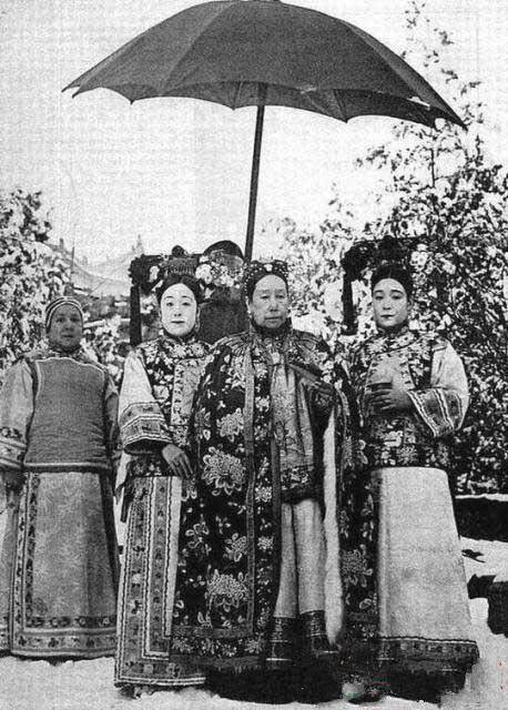 慈禧太后47年的垂帘听政，浅薄无知但工于心计