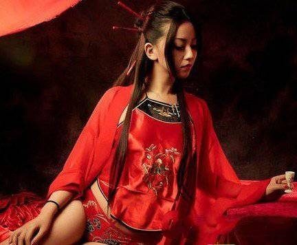 喜峰口抗战大刀队士兵为何对裸身少女集体下跪