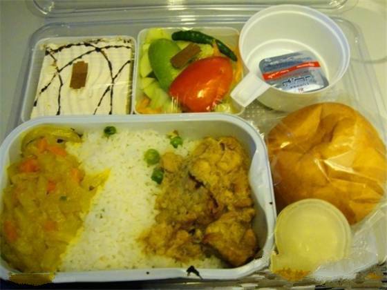 世界各地的学校食堂饭菜，美国的最容易长胖