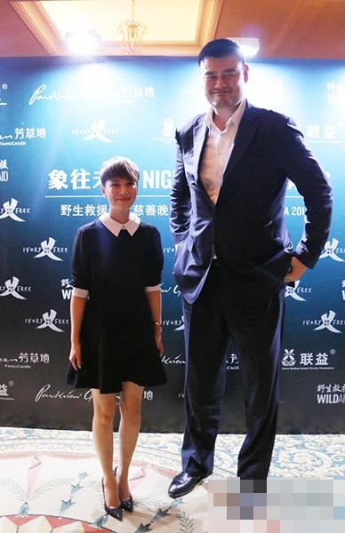 试问和姚明合影的明星阴影面积有多大？勾起矮个明星那些“痛”！