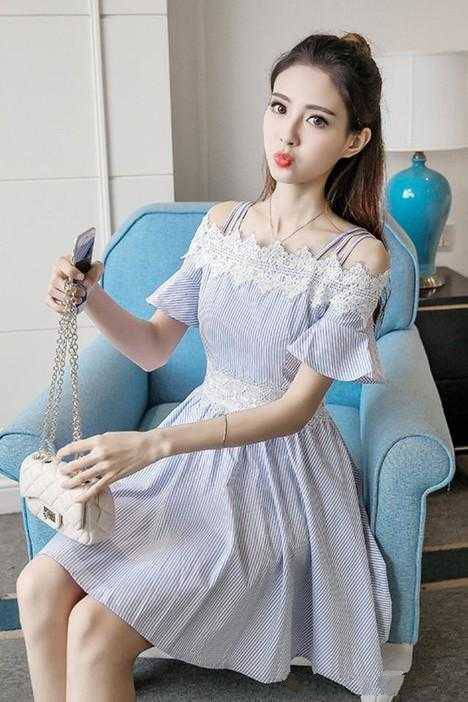 左展连衣裙 展露女人的风情万种