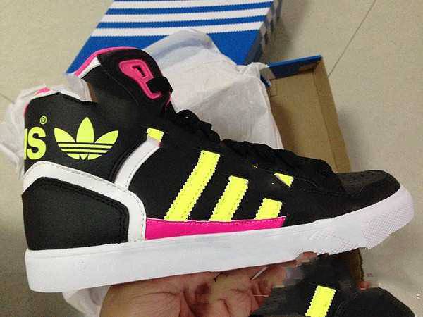 nike女鞋男穿有区别吗 阿迪官网入手adidas阿迪达斯