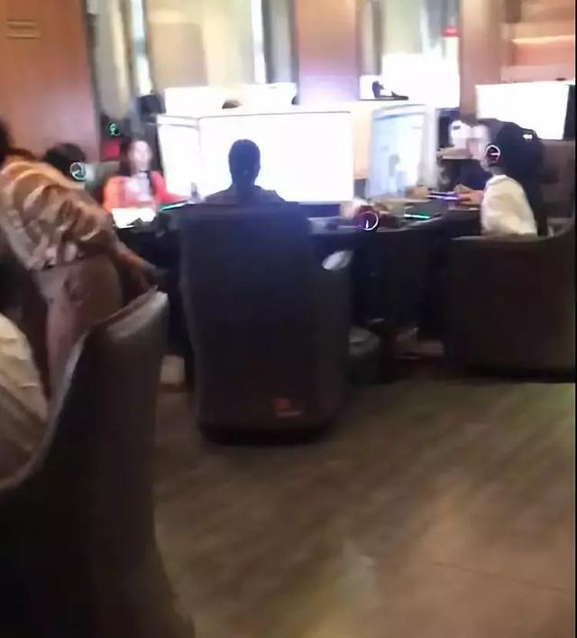 大王搞笑181022：今天来上班，突然发现大家都喊我火娃
