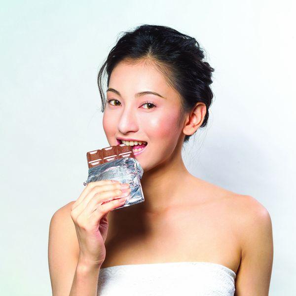 小王有技能：姿势手指拍照法，拍出性感照片