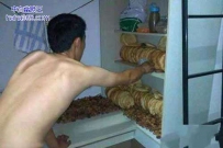 大一的新疆帅哥带够了四个月的饼子