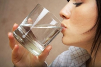 夏季天气热要补水 教你3个补水妙招
