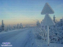大雪把路标都给盖住了