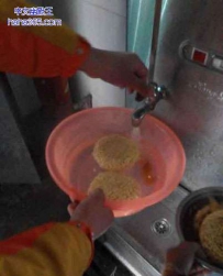 骚年，你这么吊，你家人知道吗？