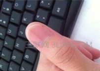 手指甲上为什么会有竖纹