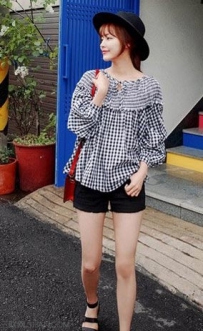 圆领上衣搭配什么裤子好看