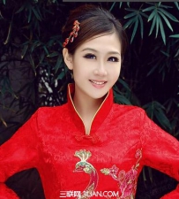 穿旗袍配什么发型