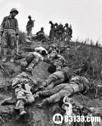 越战：4个越南女兵不投降 用喷射器活活烧死