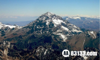 目前世界海拔最高的死火山以为冰封雪地