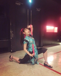 快使用双截棍！上坂堇的功夫少女图片秀