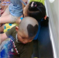 妈妈说这发型比较容易讨女孩喜欢