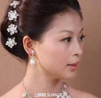 最新女生适合配晚礼服的韩国发型