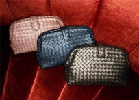 全新演绎 Bottega Veneta THE LAUREN 1980 手拿包