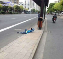 还是躺着等车舒服