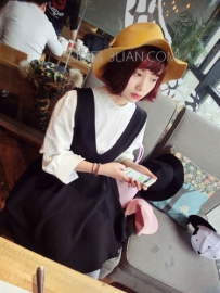 A字大裙摆背带裙内搭什么衣服