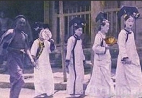 故宫墙壁突显神秘宫女 十分吓人