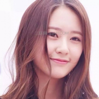 脸大的女生适合什么发型图片