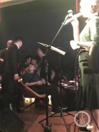 马云泡吧用银行卡结账 支付宝官方微博火速回应