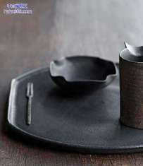 金属质感的陶艺作品，朴实而独具特色。（9张）