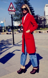 牛仔裤搭配什么上衣好看