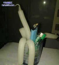 天儿太热了，蜡烛都给鞠躬了
