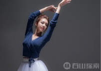 韩国最美电竞女主播 天使面孔魔鬼身材