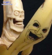 看我摘掉面具吓死你