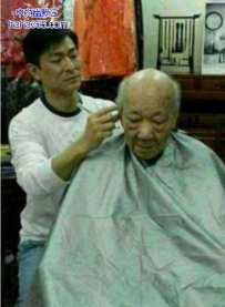 华仔什么时候改行当理发师了