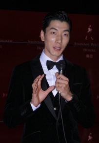 张亮出席由尊尼获加合作明星厨房节目