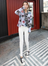 夏季白色铅笔裤搭配什么上衣